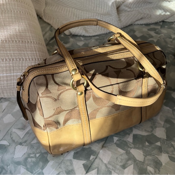 ⭐️Y2K Coach tan Signature Print Jacquard Satchel hand/Shoulder Bag⭐️ - Picture 5 of 5